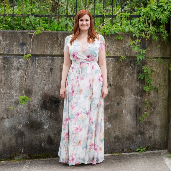 ⬇️ Yumi Kim Calypso White Floral Maxi Dress Size Medium - Picture 7 of 17